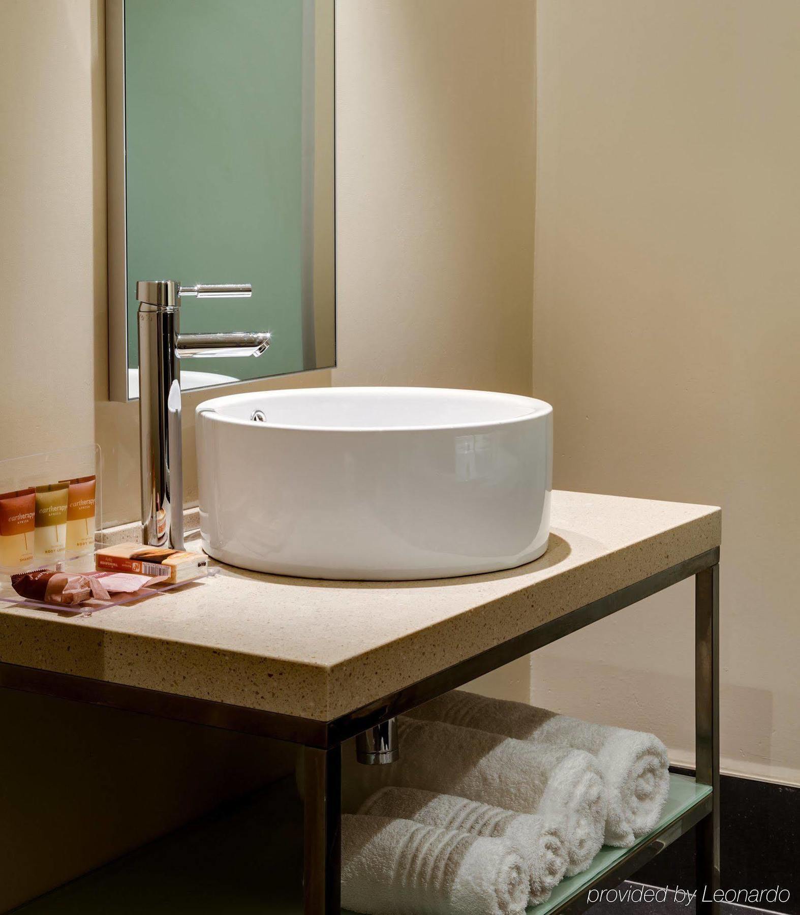 Protea Hotel By Marriott Transit O.R. Tambo Airport Kempton Park Dış mekan fotoğraf
